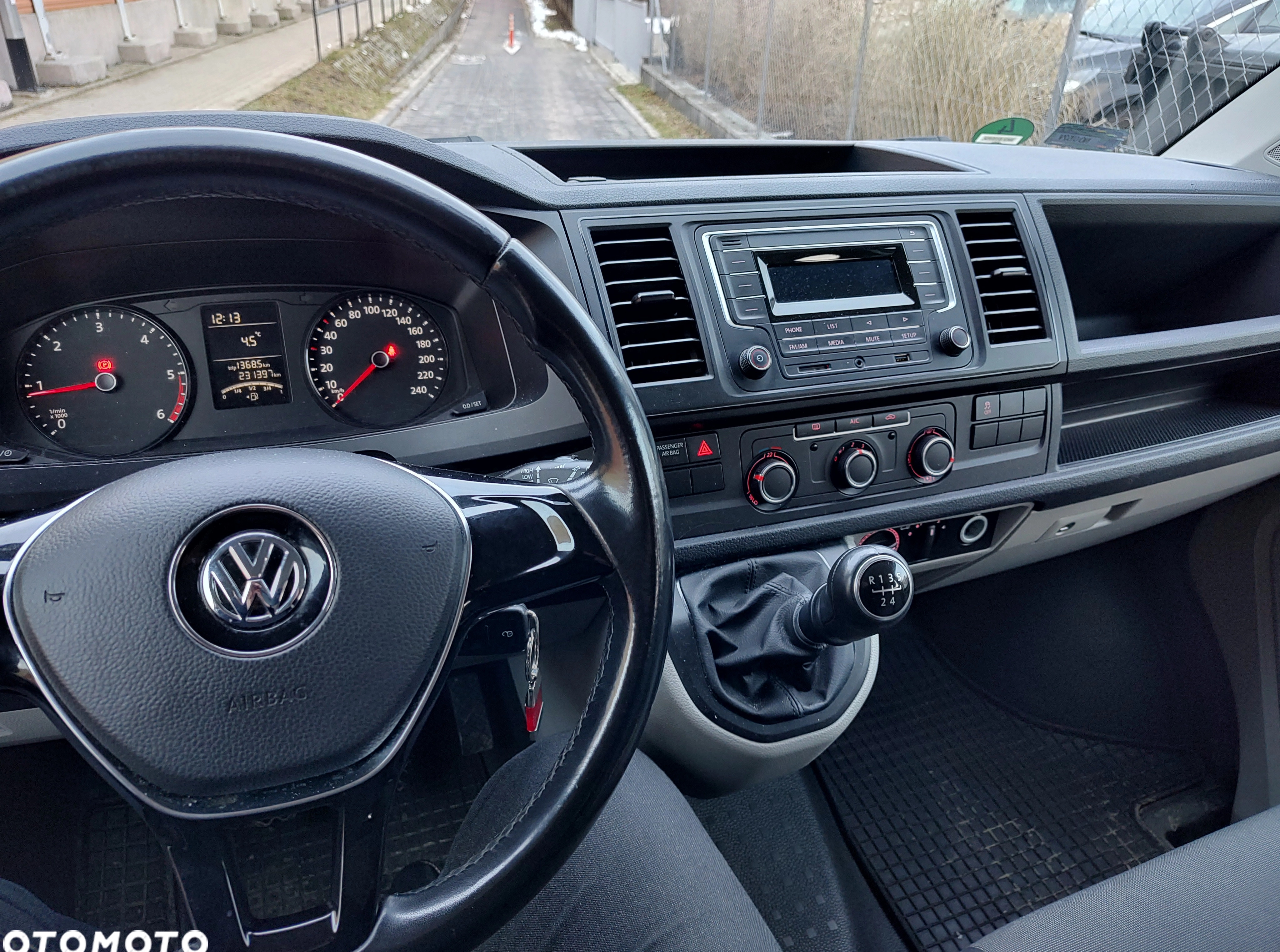 Volkswagen Transporter cena 87453 przebieg: 253000, rok produkcji 2019 z Gdynia małe 22